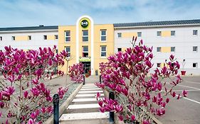 B&B Hôtel Cholet Nord